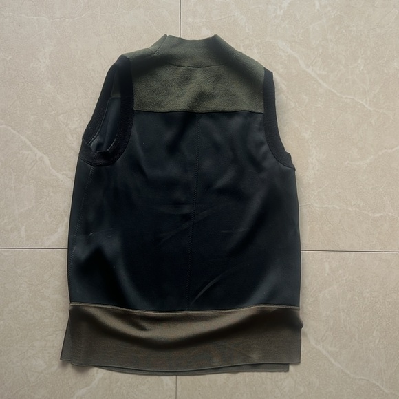 Sleeveless turtleneck top size XXS - Picture 3 of 3